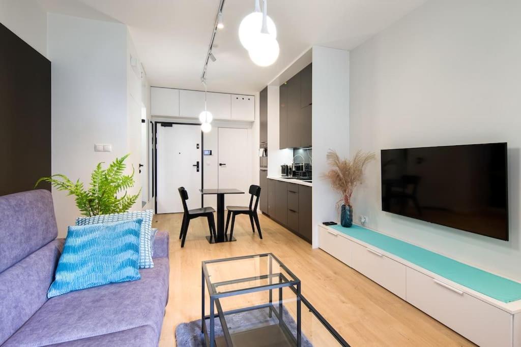 Modern Apt Next To Train Station Cracovia Exterior foto